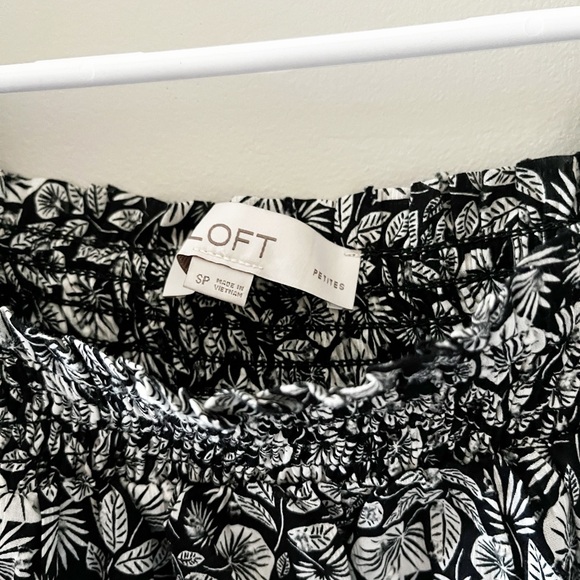 EUC LOFT Palm Smocked Square Neck Top - Picture 9 of 10